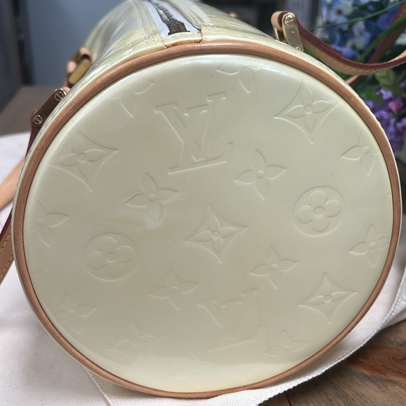 Louis Vuitton Perle (crème ) monogram vernis handbag - Picture 6 of 17